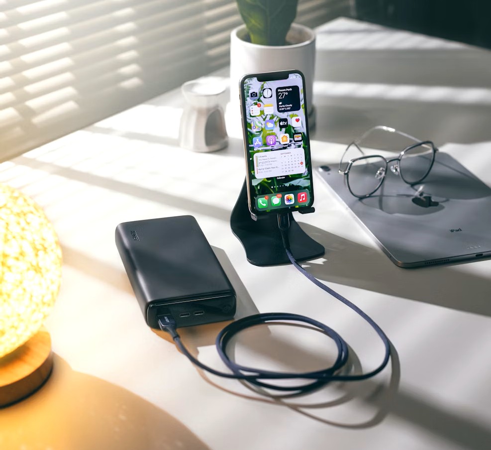 スマホ充電ケーブル