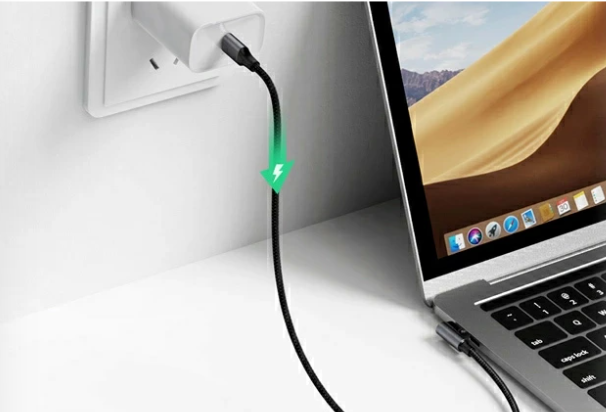 急速ケーブルを使用して充電している様子